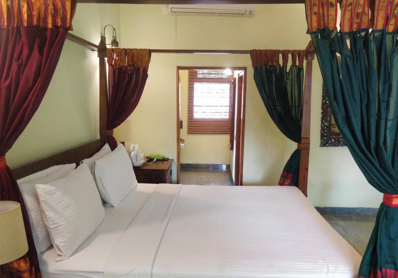 Heritage Resort Hampi Bagian luar foto