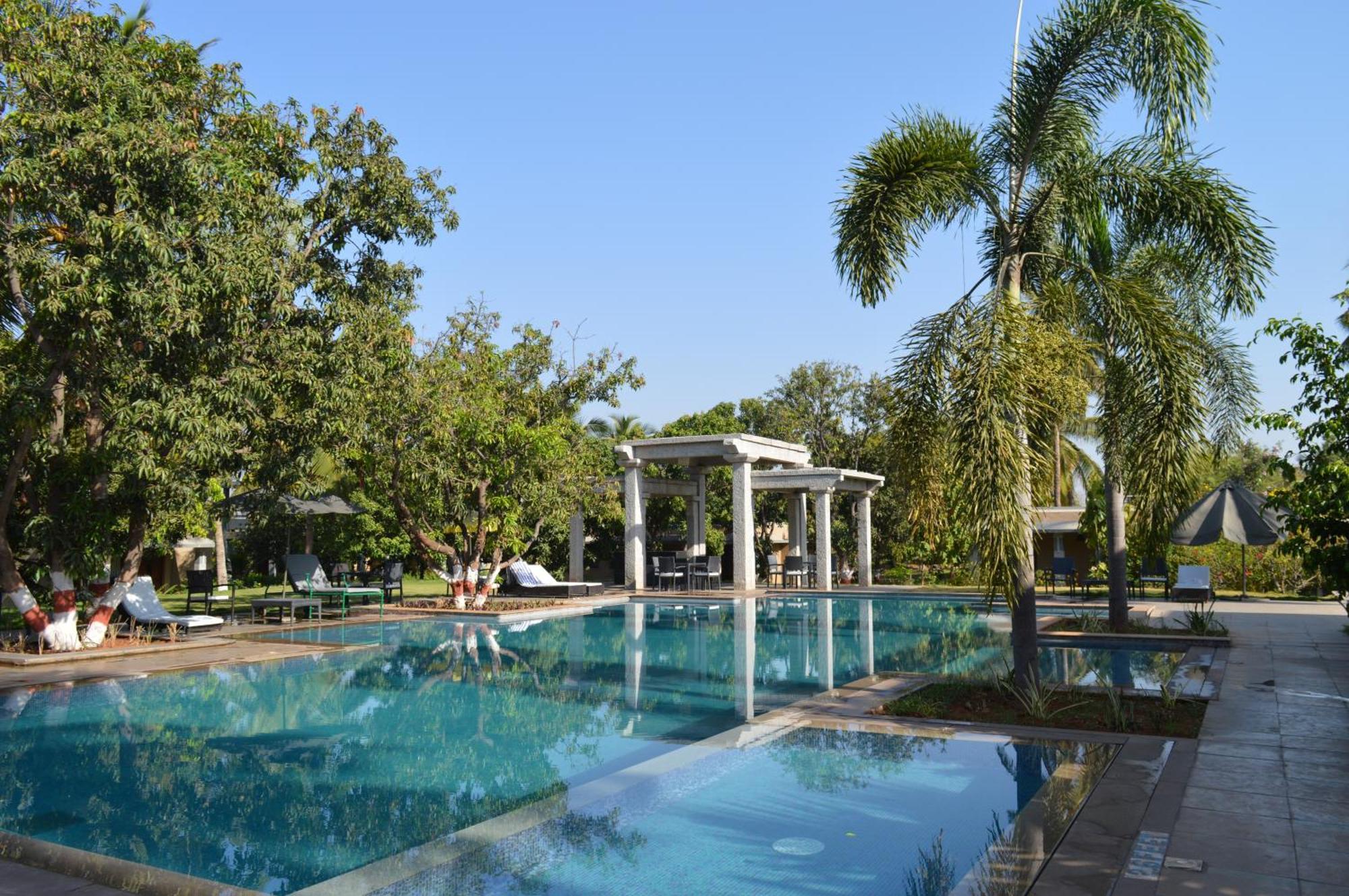 Heritage Resort Hampi Bagian luar foto