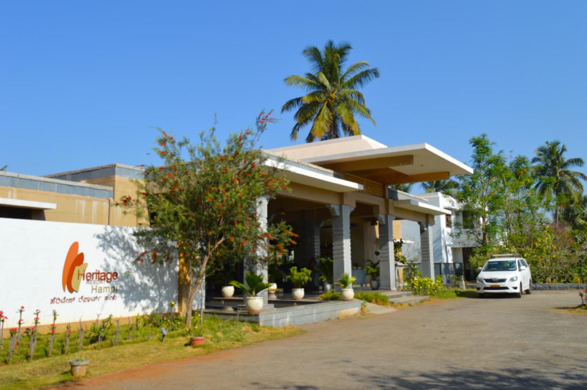 Heritage Resort Hampi Bagian luar foto