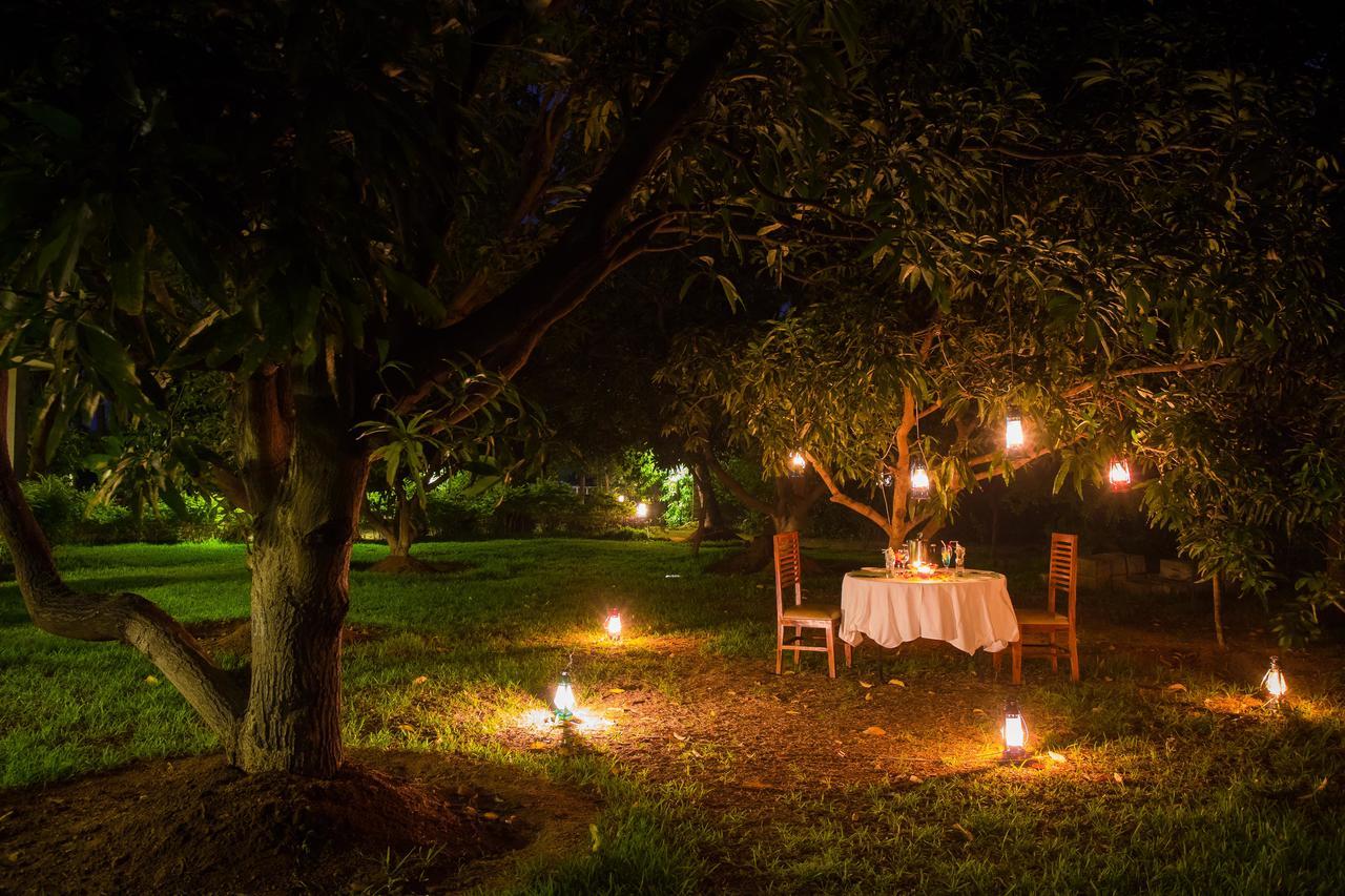 Heritage Resort Hampi Bagian luar foto